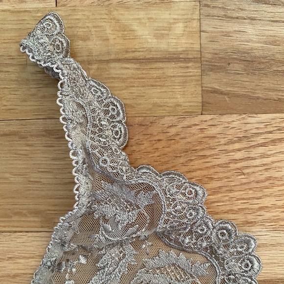 Gorgeous ID Sarrieri Designer Lace Bralette - Picture 10 of 16